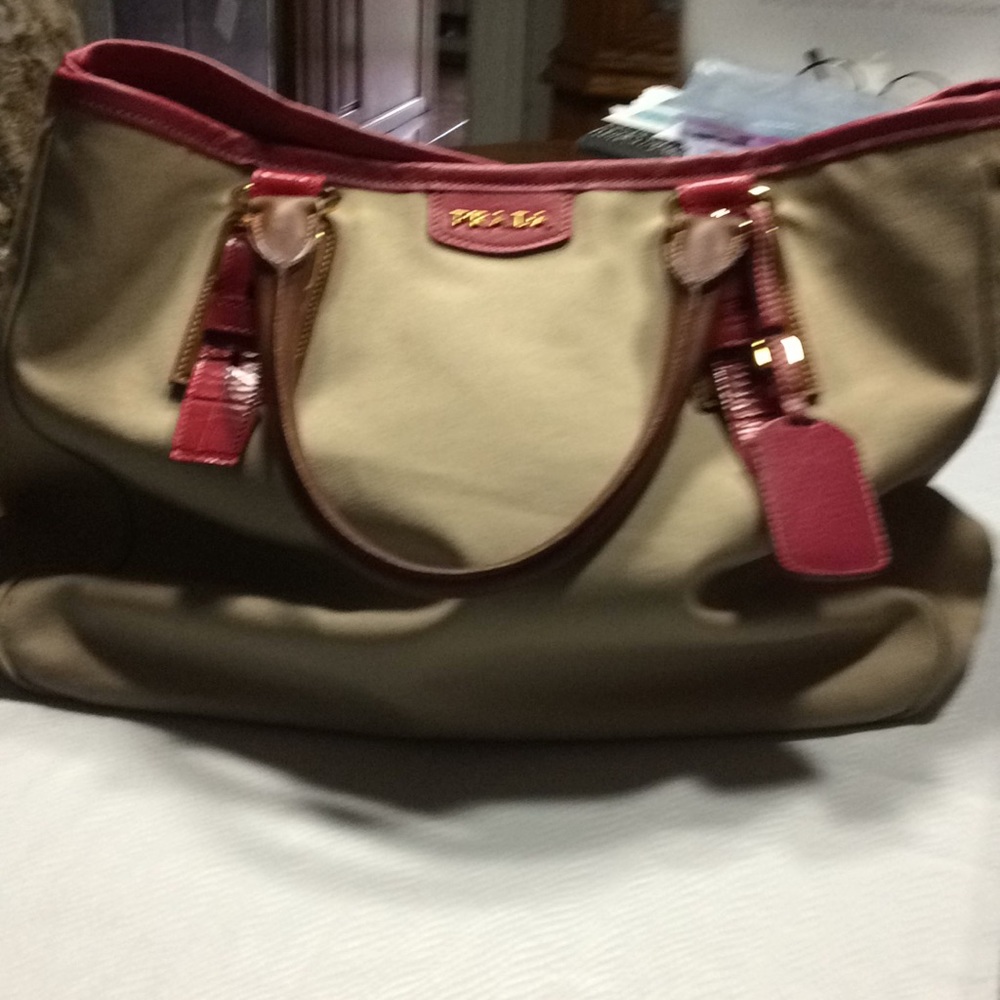 Prada shopping bag 50% off